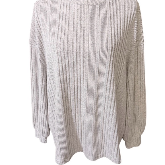 BloomChic Light Gray Ribbed Sweater - Picture 2 of 6